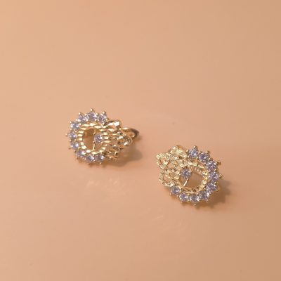 Bông tai nữ sỉ BTSU043 6 Bông tai nữ sỉ BTSU043 Tháng 6