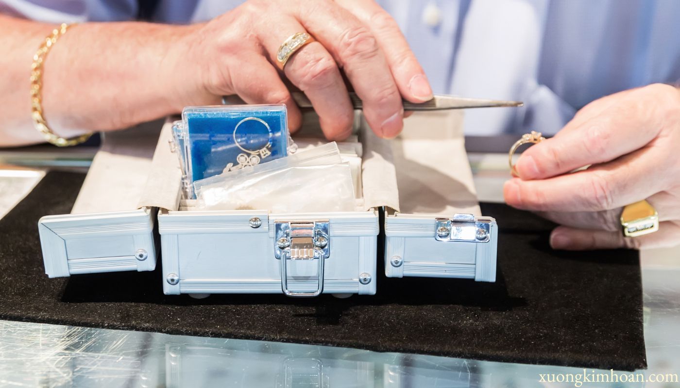 thay đá nhẫn kim cương Hà Nội