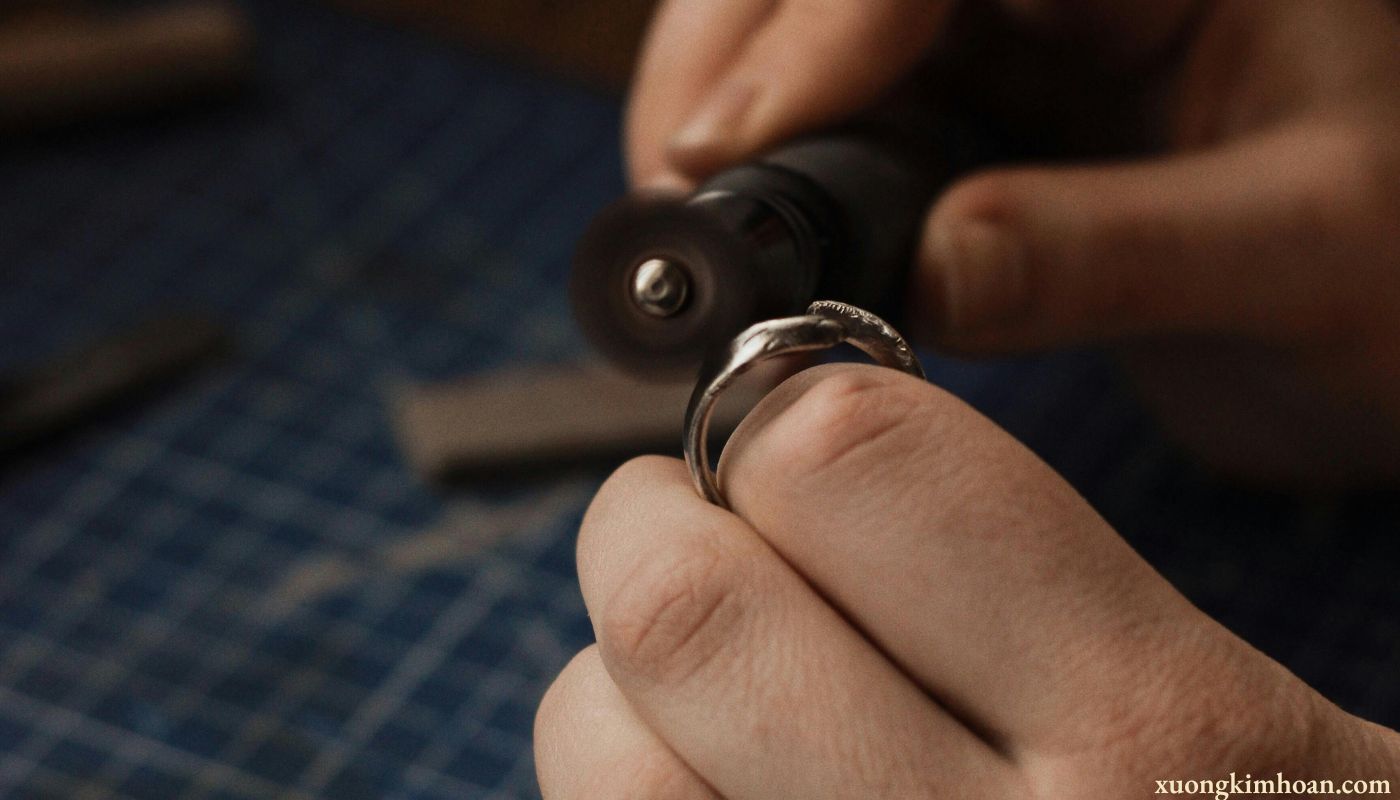 Gia Công Trang Sức Platin Theo Yêu Cầu: Đẳng Cấp Chế Tác Độc Bản 2 gia công trang sức platin theo yêu cầu